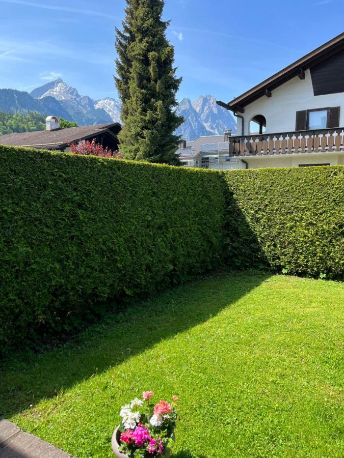 Doppelhaushaelfte Zugspitzblick Mit Privatem Garten Garmisch-Partenkirchen járás Kültér fotó